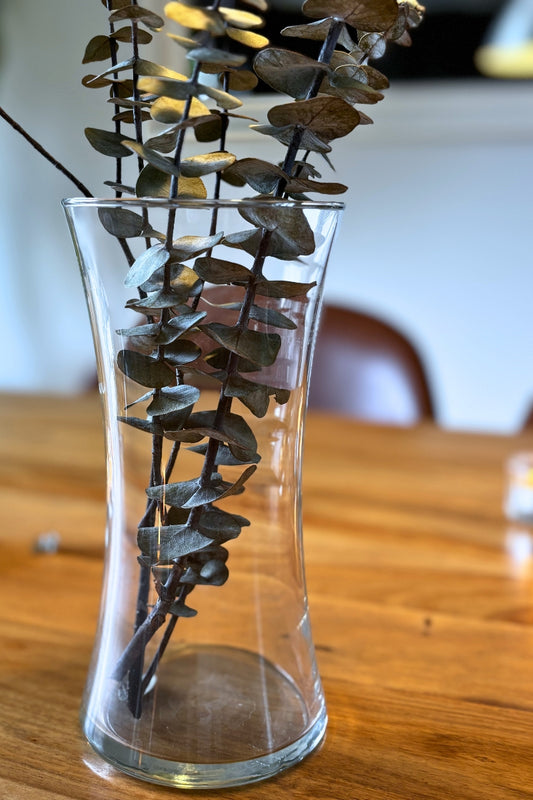 Vase allongé légèrement évasé