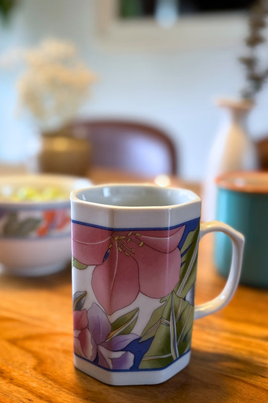 Tasse octogonale vintage fleurie