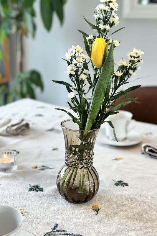 Vase en verre ambré