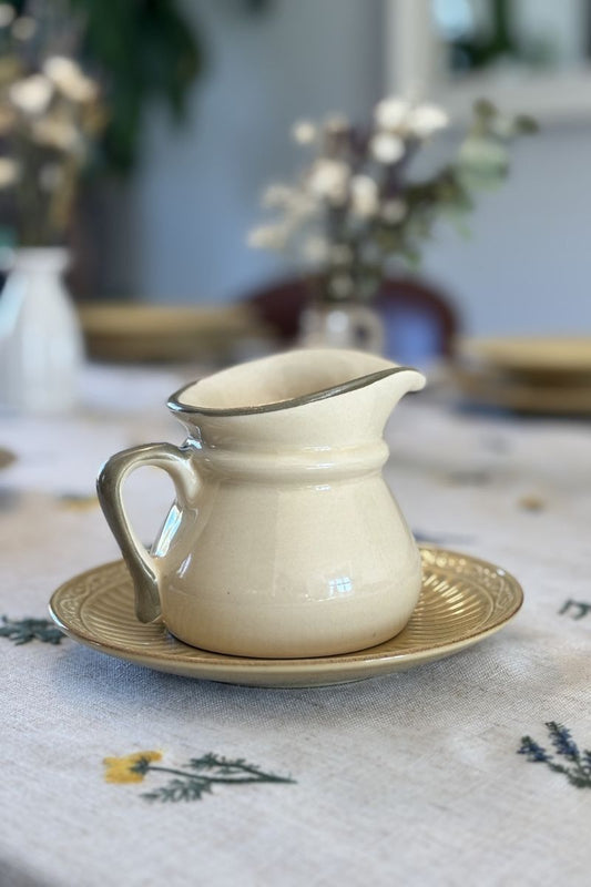 Crémier beige et vert